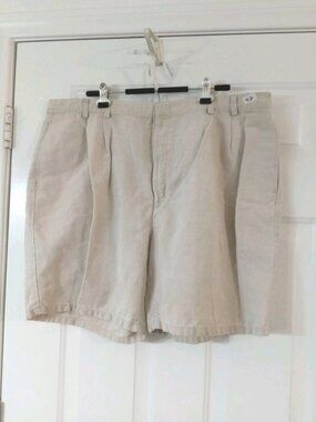 Trader Bay Men’s Size 42 Casual Beige Dress Shorts Linen/Cotton Blend Pockets